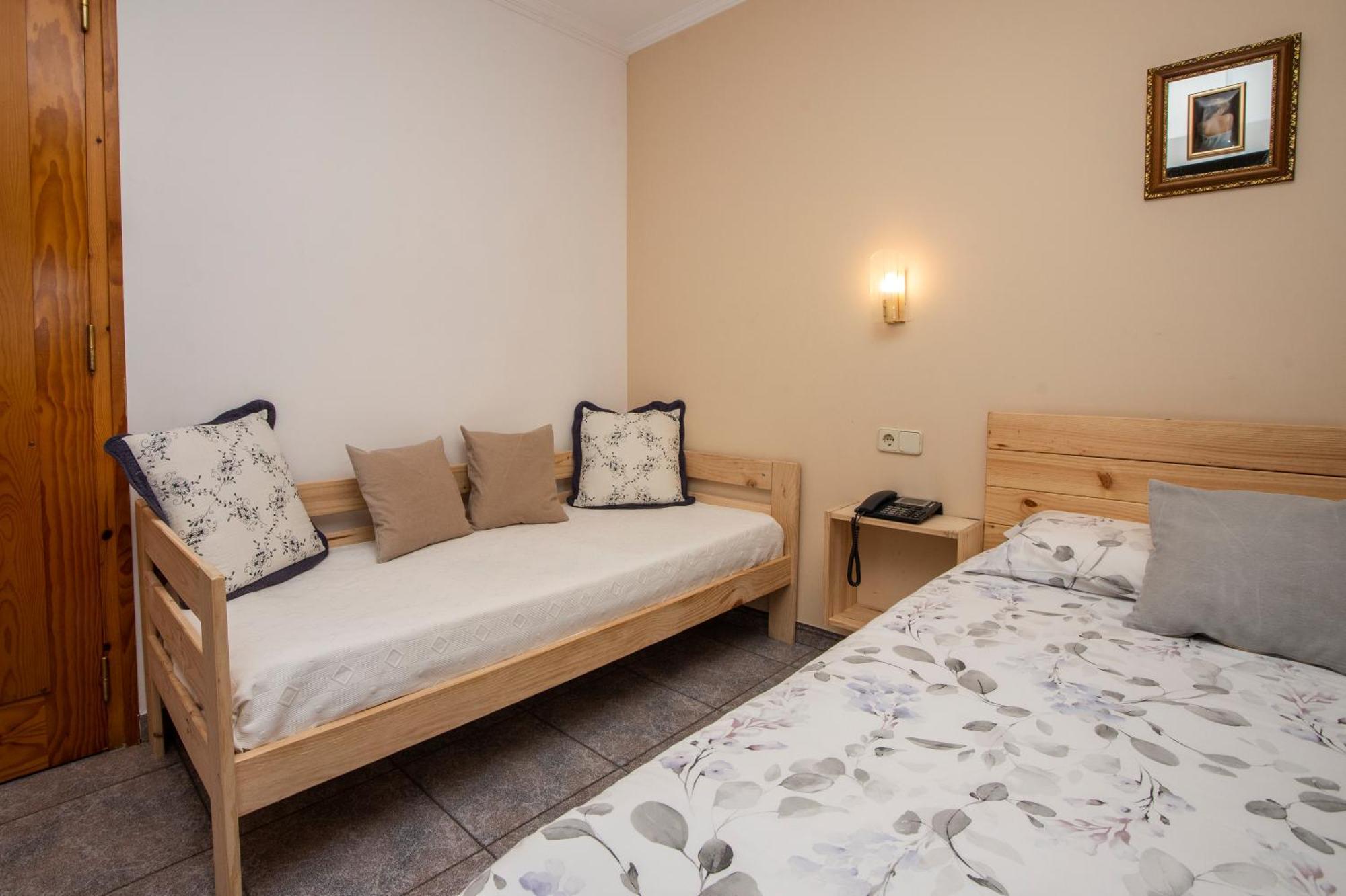 Hostal Montserrat Montseny Room photo