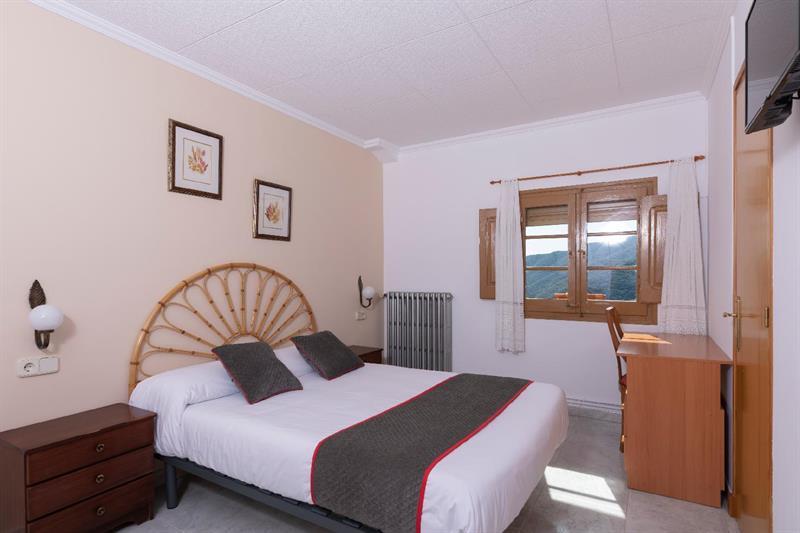 Hostal Montserrat Montseny Exterior photo